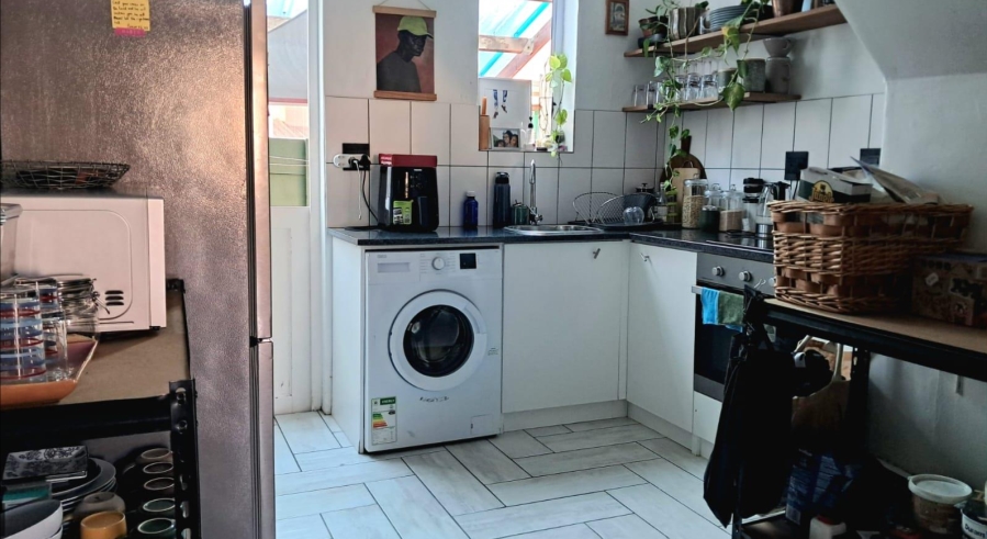 To Let 2 Bedroom Property for Rent in Woodstock Western Cape
